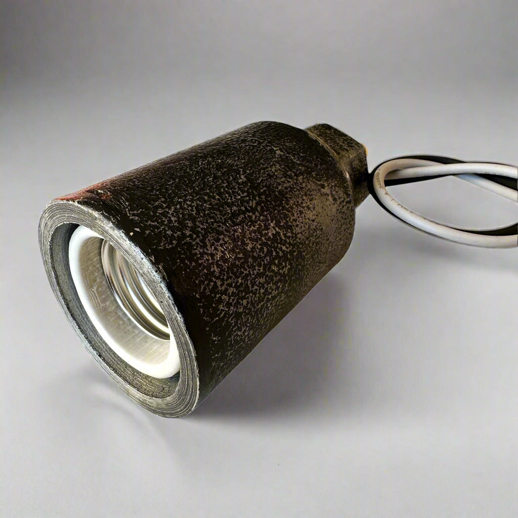 Metal Light Socket - Male 1/2